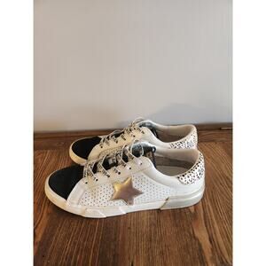 VINTAGE HAVANA Gadol  Women Silver Stars Sneakers 7